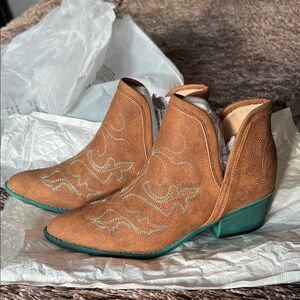 Western Brown Ankle Boots with Teal Soles